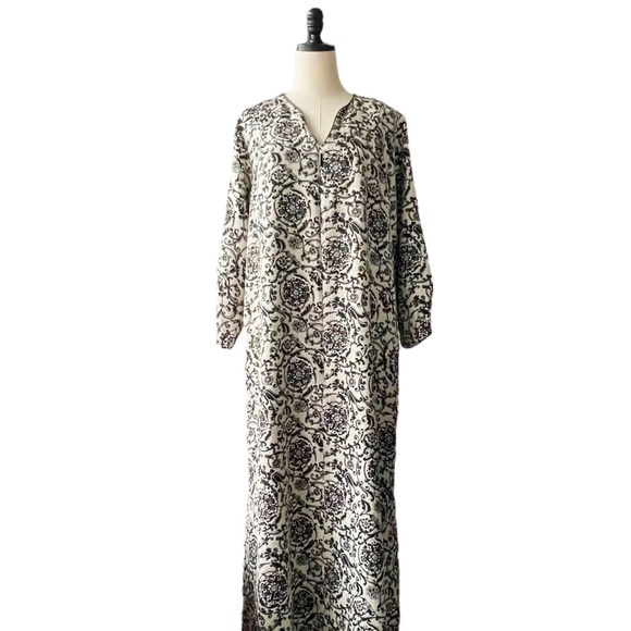 Oscar de la Renta Satin Brocade Dressing GownMEDIUM